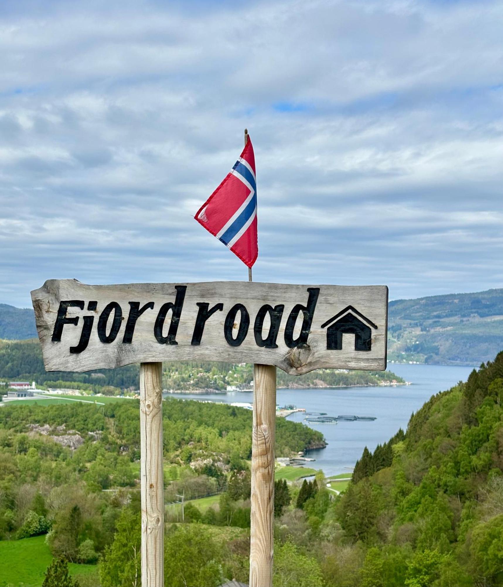 Апартаменти Fjord Road Hjelmeland Екстер'єр фото